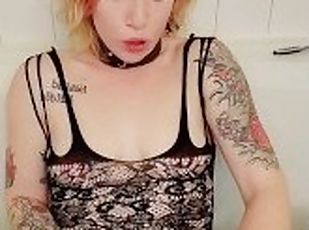 Mom fucks herself in the bathroom while wearing a choker. Sexy solo redheaded milf had to pee!