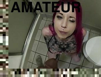 pissing, amatør, blowjob, interracial, goth, drikking