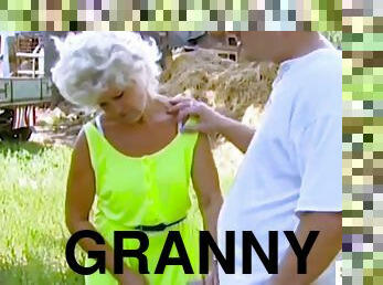 Granny power outdoor fuck