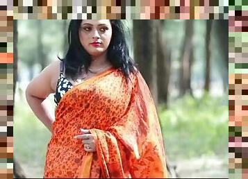 Bengali beautiful lady body show