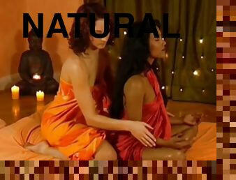 TOUCH THE BODY - Natural tantric massage between female lovers