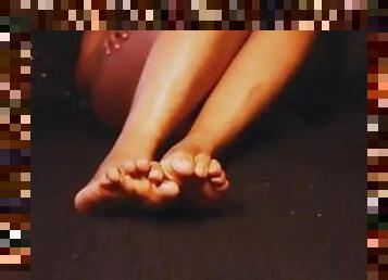 siyahi-kadın, zenci, köle, ayaklar, fetiş, egemenlik, kadın-egemenliği, muziplik, ayak-parmakları