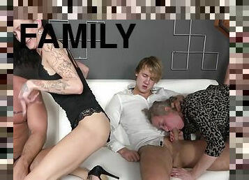 FamilyScrew - Family Experts For Cuckolding - hard fuck