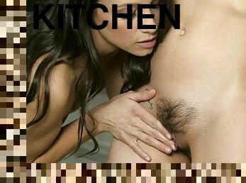 coño-pussy, lesbiana, cocina, bonita, pequeñita, espectacular, morena