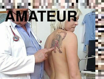 amatérske, doktor, hračky, prstovanie, fetišistické, tetovanie, gynekologická-prehladka