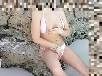 pussy and tits on the beach fingering in public