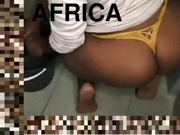 cul, femme-de-ménage, milf, belle-femme-ronde, bout-a-bout, solo, africaine