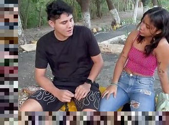 pequeña latina sin hogar debe pagar alquiler con sexo duro