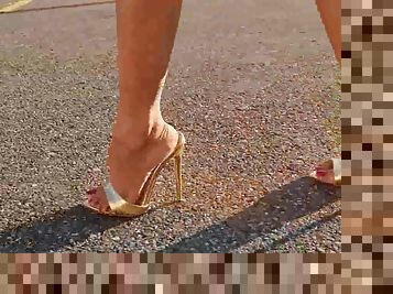 JESS &quot; QUEEN OF HEELS &quot; WALKING OUTDOOR