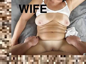 The Wife Cums Under Her Lover Without Even Having Time To Take Off Her Panties
