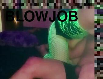 Sexy ass glow in the dark deepthroat blowjob