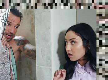 Sultry latina Tia Cyrus gets fucked by married dude