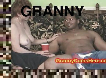 2 granny whores get dirty with cum