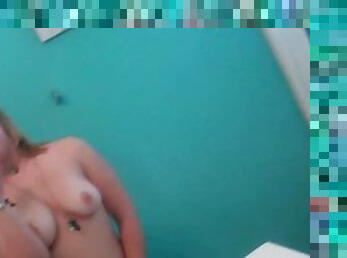 4K/ Hottie Amateur Model Makes A Self Filmed Video In Her Bathroom Mirror!