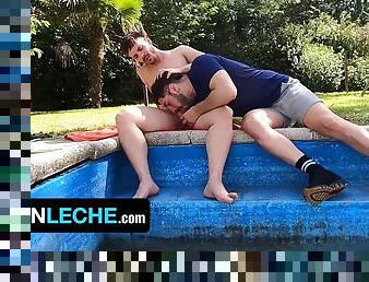 Two Latin studs Liam Cox and Luke Ryder have fun in the sun - LatinLeche