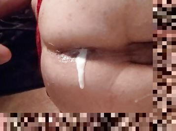Anal pie leaking out