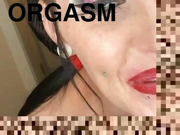 glasögon, masturbation, orgasm, avsugning, leksak, stripp, knullande, nätstrumpor, piercad, dildo