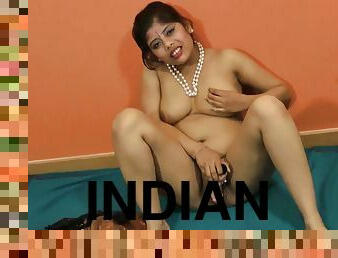 Indian Rupali is demonstrating her big boobies