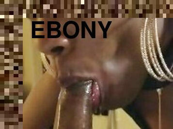 Sexy Ebony gives a great blowjob