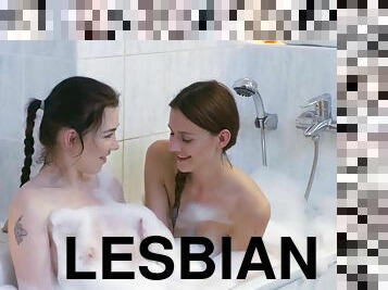 mandi, lesbian-lesbian, remaja, permainan-jari, bidadari, mandi-shower, ceko, berambut-cokelat