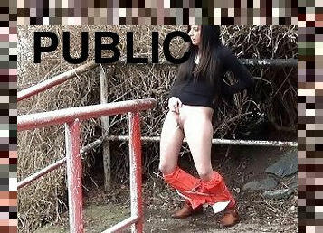 in-afara, pisandu-se, public, amatori, bunaciuni, camera, voyeur, fetish, solo, cehoaica