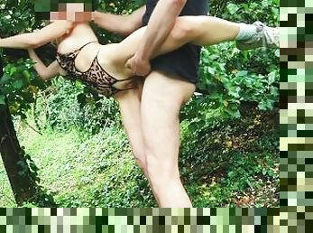 SCOPATA SELVAGGIA nel bosco e MI SQUIRTO NEI LEGGINS - Dialoghi in Italiano Amatoriale Miele Blanco