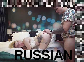 russe, rapporti-anali, video-casalinghi, gole-profonde, calze, pov, bionde, tatuaggi