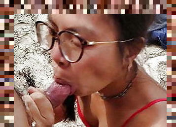 Singaporean instagramer jaqlovesthesa, sex on a public beach