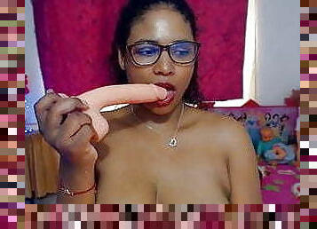 tate-mari, negresa, latina, adanc-in-gat, negru, naturala, camera-web, dildo, tatoasa