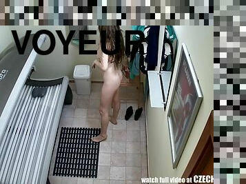 Live Voyeur Masturbation In Solarium