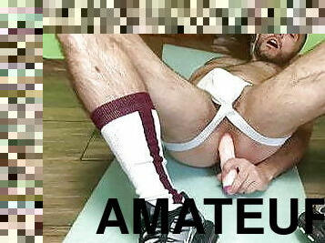Male ass stretch in Nike TN