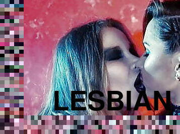 lesbo-lesbian, hieronta, bdsm, suuteleminen, narttu, blondi, enkeli, ruskeaverikkö, tatuointi