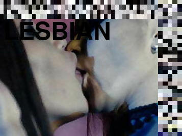 лесбіянка-lesbian, масаж, бдсм, поцілунки, янгол, бікіні, брюнетка, татуювання