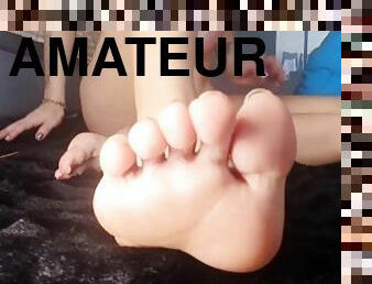 Naked feet show