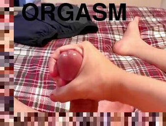 TEEN HOLDING PEE + CUM INSTRUCTION + LOUD MOANING + SPLASHING A LOT OF CUM ????????