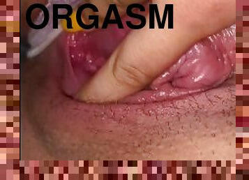 masturbación, orgasmo, coño-pussy, squirting, amateur, regordeta, bragas, corrida, fetichista, húmedo