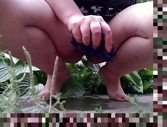 di-tempat-terbuka, kencing, umum, rusia, amatir, jenis-pornografi-milf, ibu, wanita-gemuk-yang-cantik, gemuk, kaki