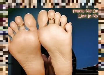 My SOLES and TOES + Toe Rings