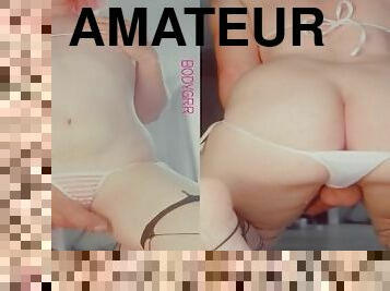 Sissy en bikini chevauche un gode avec une ejaculation !