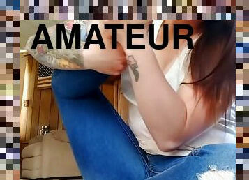 amatör, fötter, webbkamera, fetisch, ensam, jeans, brunett, tatuering, sugande, tår