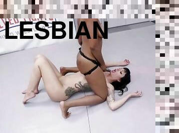 sztuczny-penis, lesbijskie, wrestling
