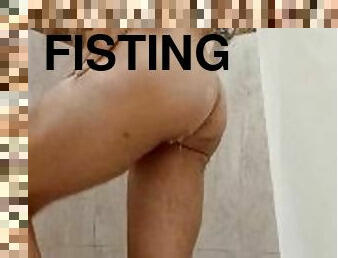 Sissy in shower. Anal sex fisting no banho gay