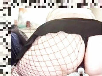 Loud big booty girl in fishnets pounded by fuck machine