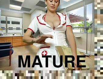 ممرضة, ناضجة