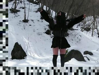 I exposed myself outdoors in the northern snowy mountains and I leaked pee