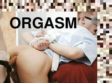 orgasms, strapons, tūpļa, vergs, sperma, drātēšanās, dildo, saimniece, jaunava, dominēšana