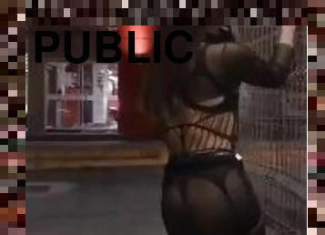 ESPOSA TRANS INTERRUMPIENDO LA VISTA EN PUBLICO PORNO