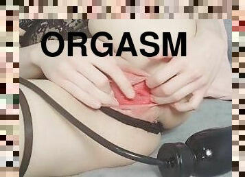 Real orgasm from pussy stretching