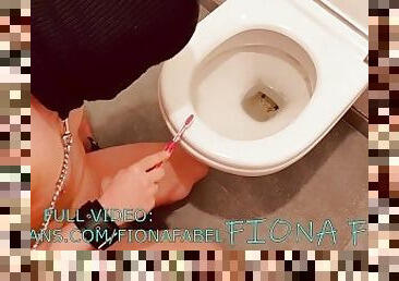 Mistress Fiona toilet cleaner