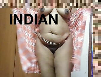 Indian Girl Shows Her Beautiful Boobs And Pussy After Taking A Bath